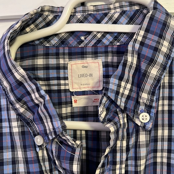 Gap Men’s blue long sleeve plaid button down shirt. Excellent condition. Size M - Picture 3 of 5